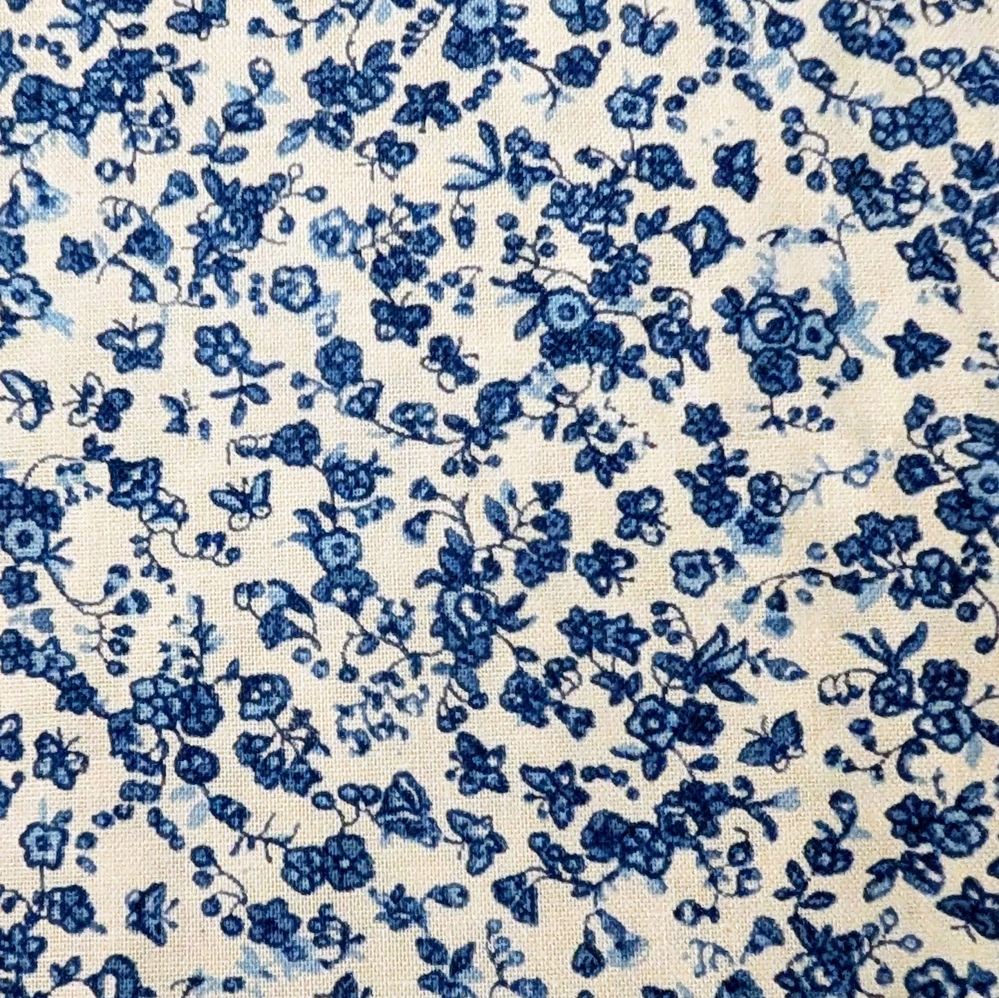 Dainty Blue & White Flowers Wristlet Keychain